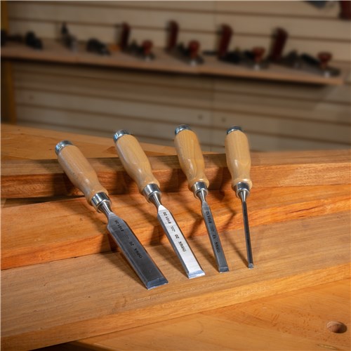 NRX-863010-lifestyle-01B -less red